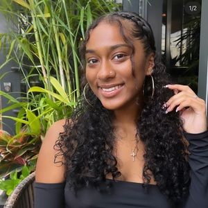 Meet your Posher, Naylani